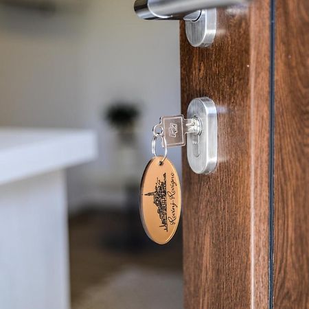 Modern Getaway Studio For Two ロヴィニ エクステリア 写真